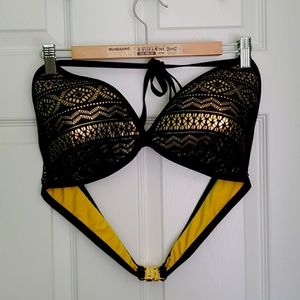Halter bikini top
